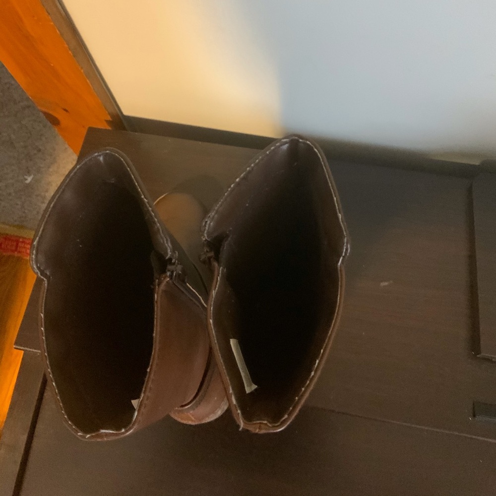 Brown boots